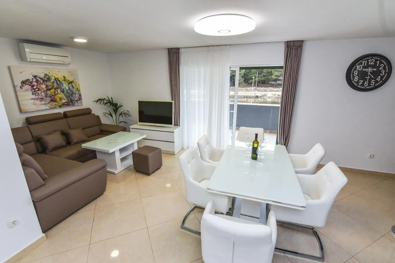 Apartments Sana Vir