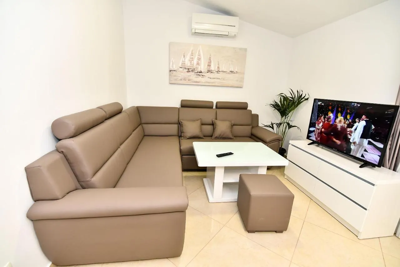 Apartments Sana Vir